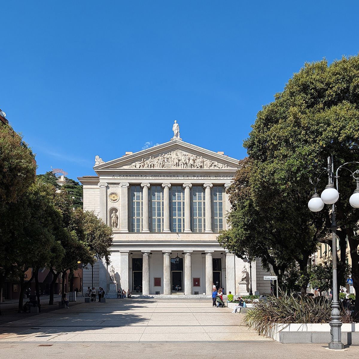 Il Teatro Chiabrera - fronte