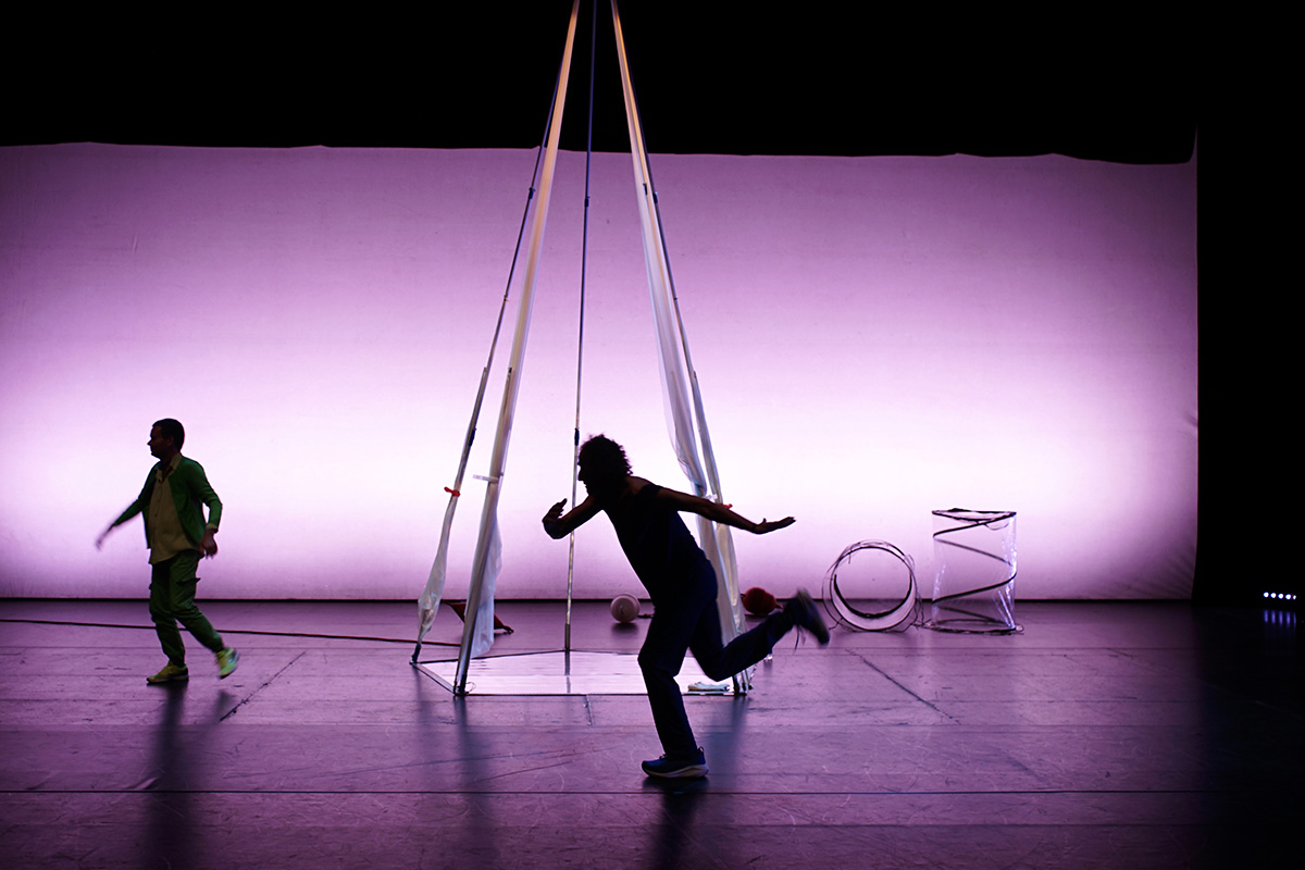 Metadietro - Flavia Mastrella e Antonio Rezza