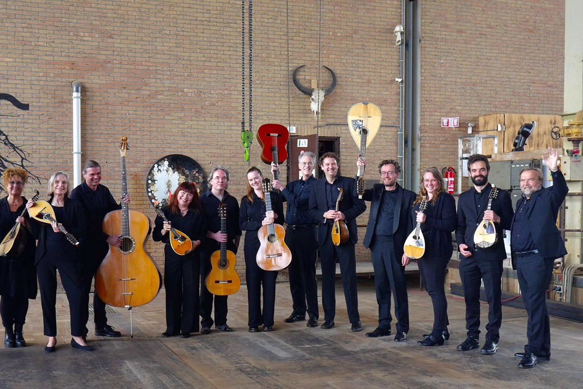 Oipà - Het Consort, mandolin orchestra